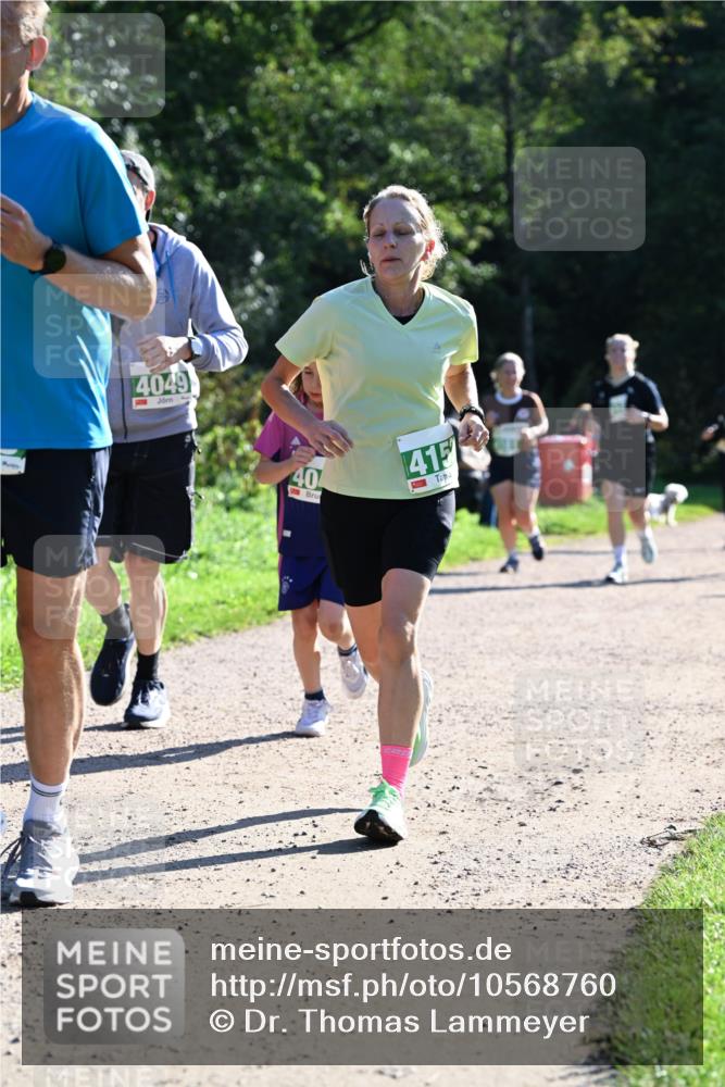 27.09.2026 - 35. Volkslauf durch das schöne Alstertal Dr. Thomas Lammeyer http://msf.ph/oto/10568760 27.09.2026 10:54:36 Laufen 4049, 40, 415 meine-sportfotos.de