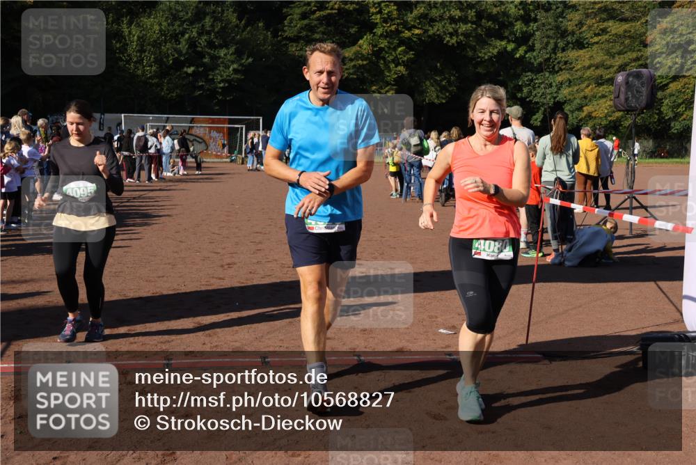 27.09.2026 - 35. Volkslauf durch das schöne Alstertal Strokosch-Dieckow http://msf.ph/oto/10568827 27.09.2026 11:00:31 Ziel 4041, 4080, 4093, 4095 meine-sportfotos.de