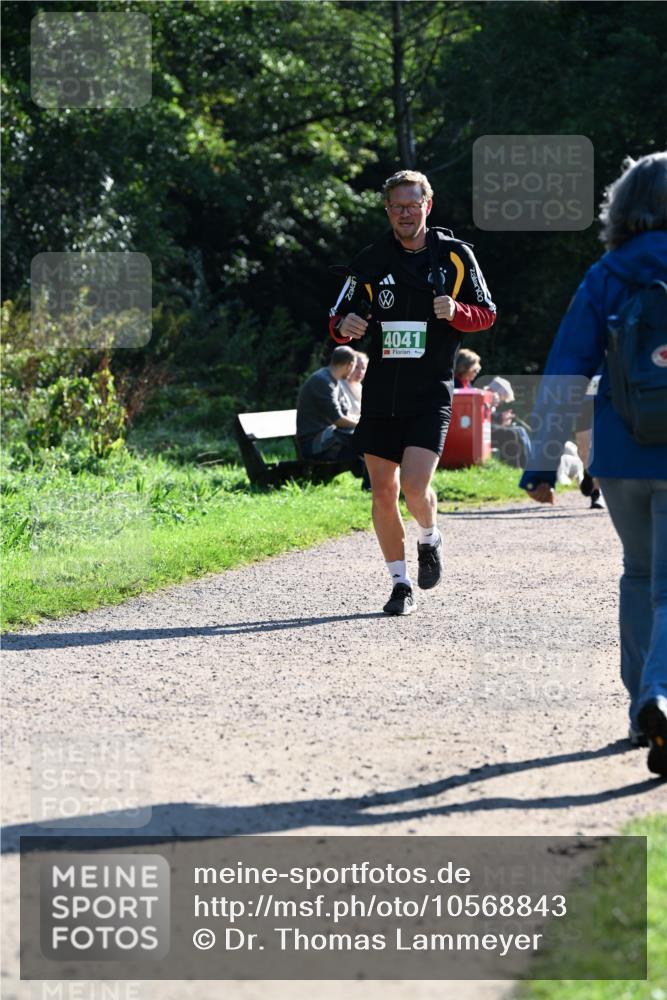 27.09.2026 - 35. Volkslauf durch das schöne Alstertal Dr. Thomas Lammeyer http://msf.ph/oto/10568843 27.09.2026 10:55:03 Laufen 4041 meine-sportfotos.de