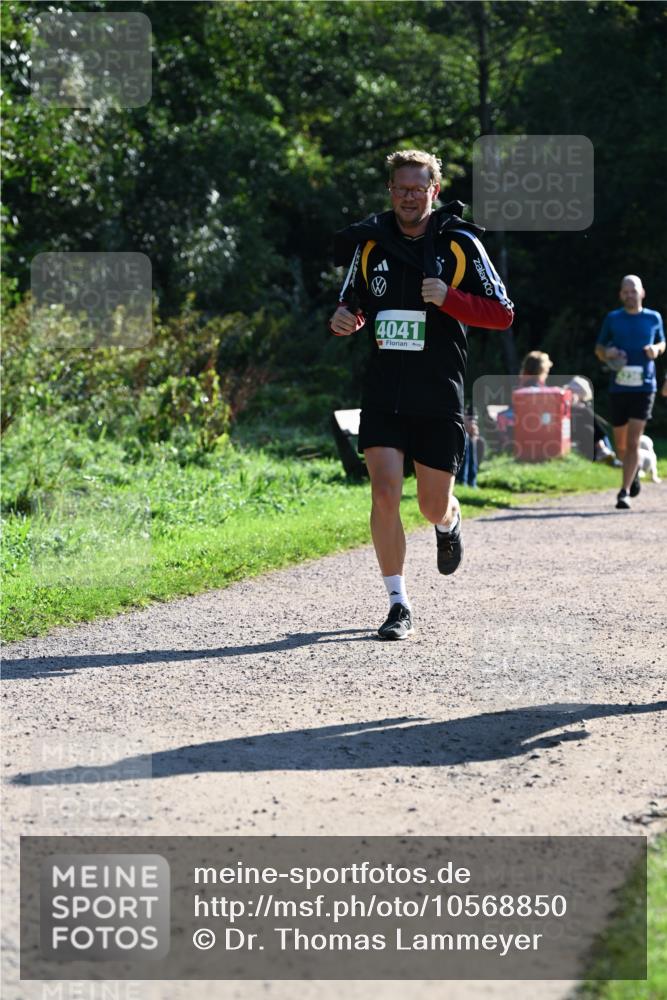 27.09.2026 - 35. Volkslauf durch das schöne Alstertal Dr. Thomas Lammeyer http://msf.ph/oto/10568850 27.09.2026 10:55:04 Laufen 4041 meine-sportfotos.de