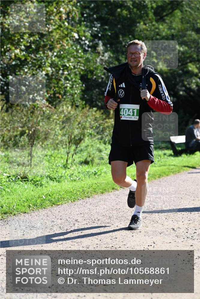 27.09.2026 - 35. Volkslauf durch das schöne Alstertal Dr. Thomas Lammeyer http://msf.ph/oto/10568861 27.09.2026 10:55:05 Laufen 4041 meine-sportfotos.de