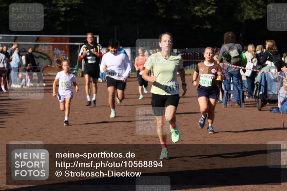 27.09.2026 - 35. Volkslauf durch das schöne Alstertal Strokosch-Dieckow http://msf.ph/oto/10568894 27.09.2026 11:00:23 Ziel 4039, 4041, 4080, 4093, 4095, 4153, 4161, 4179 meine-sportfotos.de