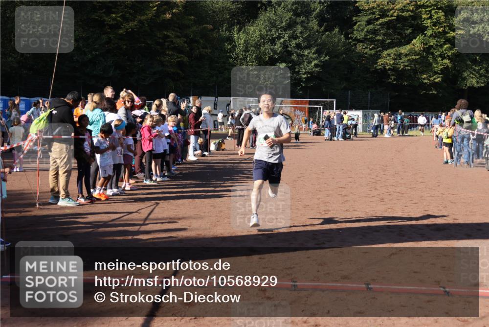 27.09.2026 - 35. Volkslauf durch das schöne Alstertal Strokosch-Dieckow http://msf.ph/oto/10568929 27.09.2026 11:00:07 Ziel 4244 meine-sportfotos.de