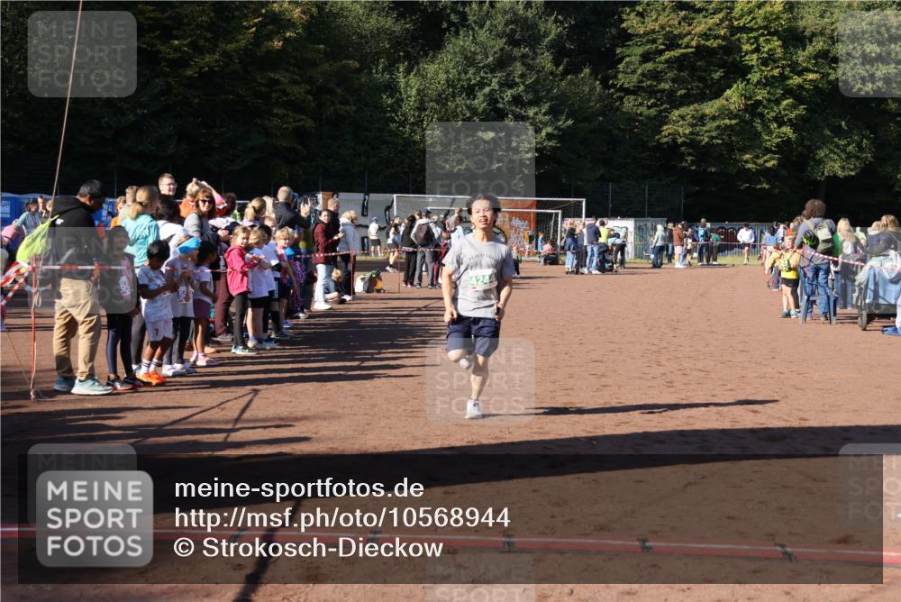 27.09.2026 - 35. Volkslauf durch das schöne Alstertal Strokosch-Dieckow http://msf.ph/oto/10568944 27.09.2026 11:00:07 Ziel 4244 meine-sportfotos.de