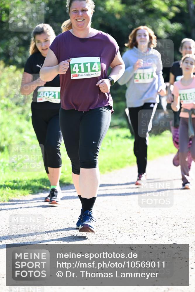 27.09.2026 - 35. Volkslauf durch das schöne Alstertal Dr. Thomas Lammeyer http://msf.ph/oto/10569011 27.09.2026 10:55:32 Laufen 4021, 4114, 4167, 4168 meine-sportfotos.de