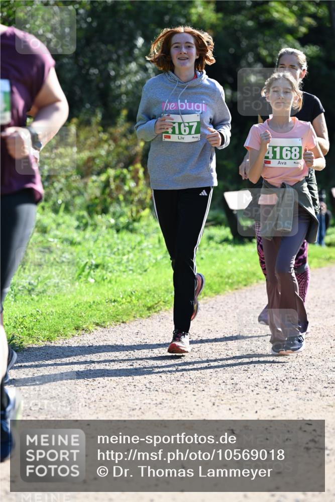27.09.2026 - 35. Volkslauf durch das schöne Alstertal Dr. Thomas Lammeyer http://msf.ph/oto/10569018 27.09.2026 10:55:33 Laufen 167, 4168 meine-sportfotos.de