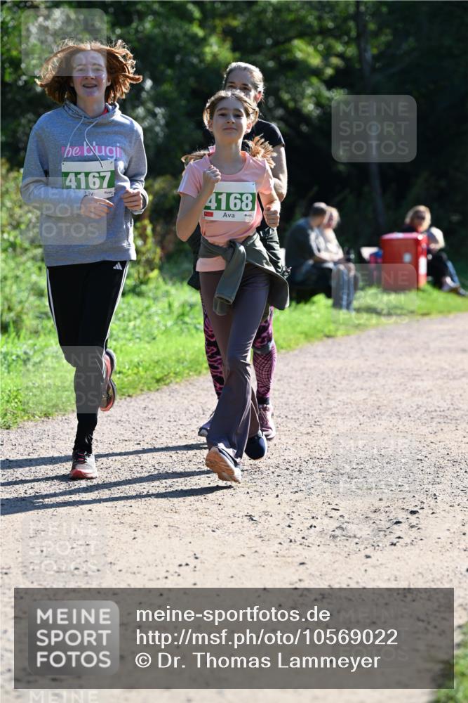 27.09.2026 - 35. Volkslauf durch das schöne Alstertal Dr. Thomas Lammeyer http://msf.ph/oto/10569022 27.09.2026 10:55:34 Laufen 4167, 4168 meine-sportfotos.de