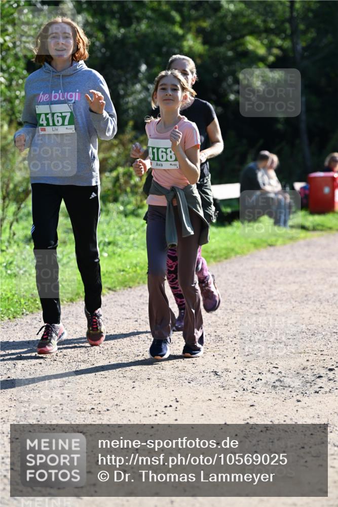 27.09.2026 - 35. Volkslauf durch das schöne Alstertal Dr. Thomas Lammeyer http://msf.ph/oto/10569025 27.09.2026 10:55:34 Laufen 4167, 4168 meine-sportfotos.de