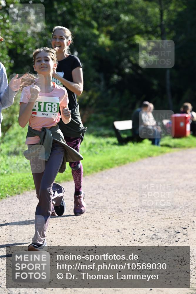 27.09.2026 - 35. Volkslauf durch das schöne Alstertal Dr. Thomas Lammeyer http://msf.ph/oto/10569030 27.09.2026 10:55:34 Laufen 4168 meine-sportfotos.de
