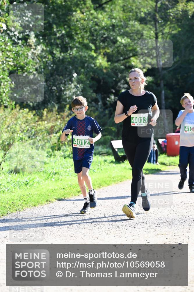 27.09.2026 - 35. Volkslauf durch das schöne Alstertal Dr. Thomas Lammeyer http://msf.ph/oto/10569058 27.09.2026 10:56:05 Laufen 4012, 4013, 410 meine-sportfotos.de