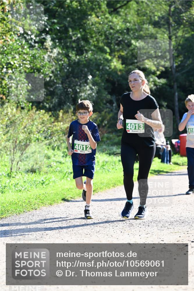 27.09.2026 - 35. Volkslauf durch das schöne Alstertal Dr. Thomas Lammeyer http://msf.ph/oto/10569061 27.09.2026 10:56:05 Laufen 4012, 4013, 410 meine-sportfotos.de