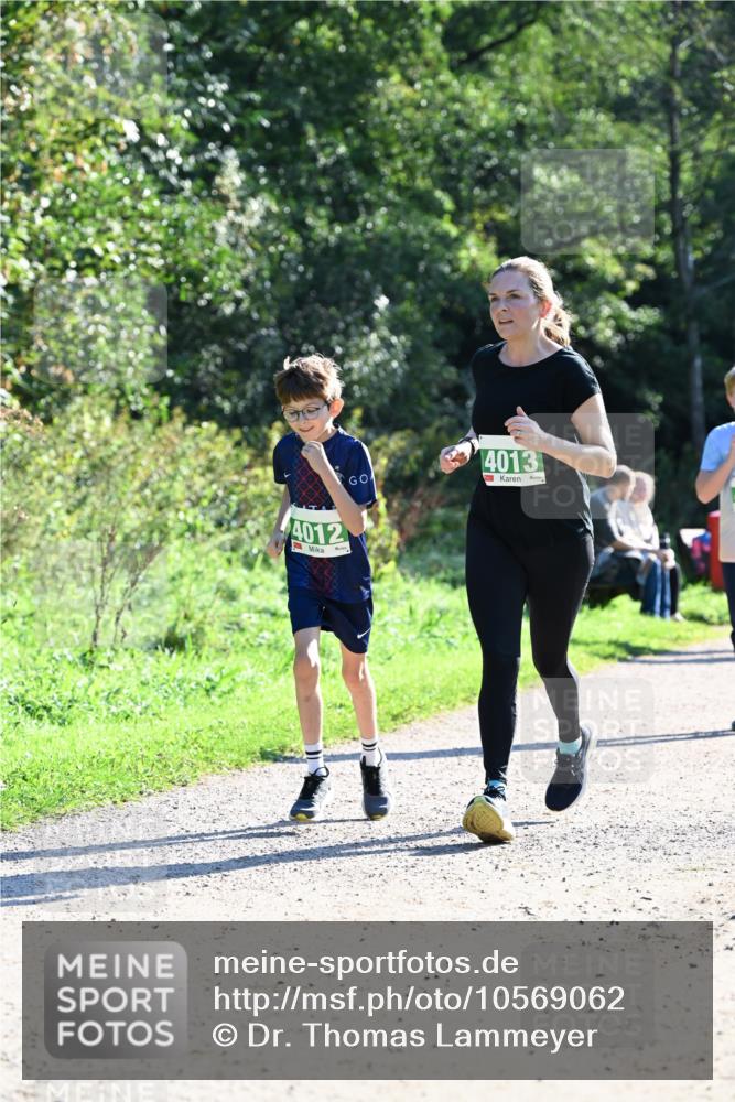 27.09.2026 - 35. Volkslauf durch das schöne Alstertal Dr. Thomas Lammeyer http://msf.ph/oto/10569062 27.09.2026 10:56:05 Laufen 4012, 4013 meine-sportfotos.de