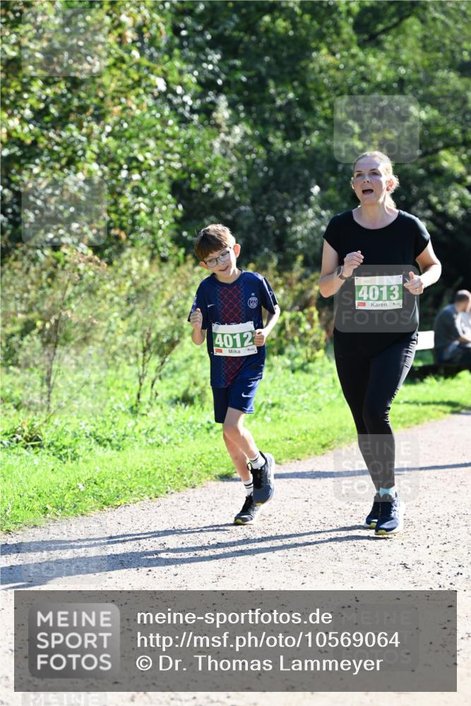 27.09.2026 - 35. Volkslauf durch das schöne Alstertal Dr. Thomas Lammeyer http://msf.ph/oto/10569064 27.09.2026 10:56:06 Laufen 4012, 4013 meine-sportfotos.de