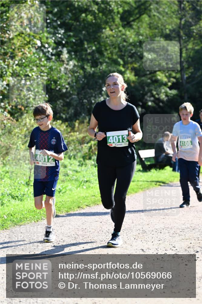 27.09.2026 - 35. Volkslauf durch das schöne Alstertal Dr. Thomas Lammeyer http://msf.ph/oto/10569066 27.09.2026 10:56:06 Laufen 4012, 4013, 4108 meine-sportfotos.de