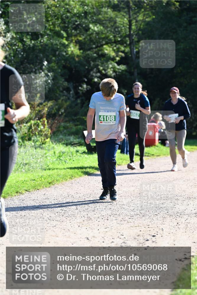 27.09.2026 - 35. Volkslauf durch das schöne Alstertal Dr. Thomas Lammeyer http://msf.ph/oto/10569068 27.09.2026 10:56:07 Laufen 4108, 4062 meine-sportfotos.de