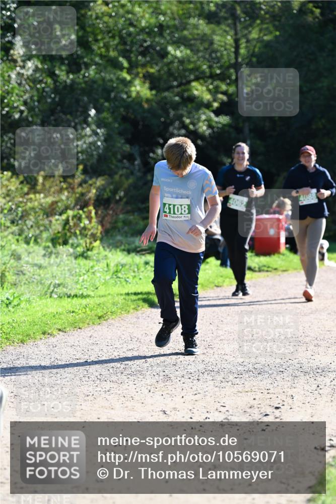 27.09.2026 - 35. Volkslauf durch das schöne Alstertal Dr. Thomas Lammeyer http://msf.ph/oto/10569071 27.09.2026 10:56:07 Laufen 4108, 4088, 4062 meine-sportfotos.de