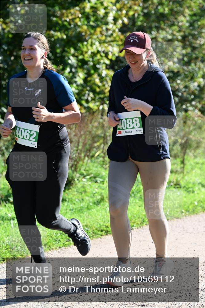 27.09.2026 - 35. Volkslauf durch das schöne Alstertal Dr. Thomas Lammeyer http://msf.ph/oto/10569112 27.09.2026 10:56:12 Laufen 4062, 4088 meine-sportfotos.de