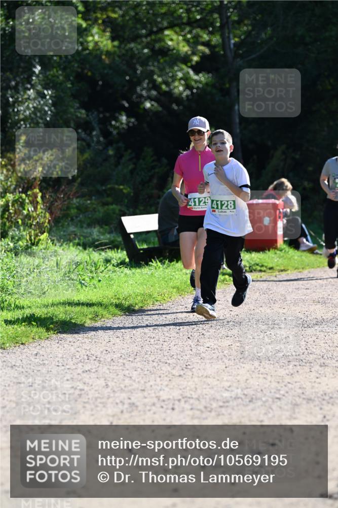 27.09.2026 - 35. Volkslauf durch das schöne Alstertal Dr. Thomas Lammeyer http://msf.ph/oto/10569195 27.09.2026 10:56:30 Laufen 4129, 4128 meine-sportfotos.de