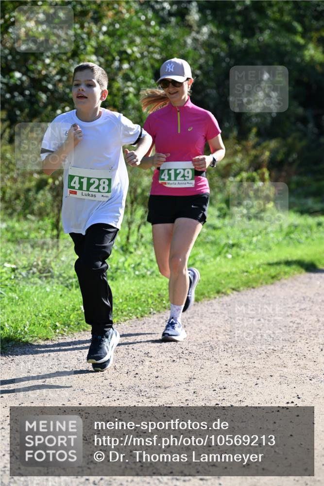 27.09.2026 - 35. Volkslauf durch das schöne Alstertal Dr. Thomas Lammeyer http://msf.ph/oto/10569213 27.09.2026 10:56:32 Laufen 4128, 4129 meine-sportfotos.de