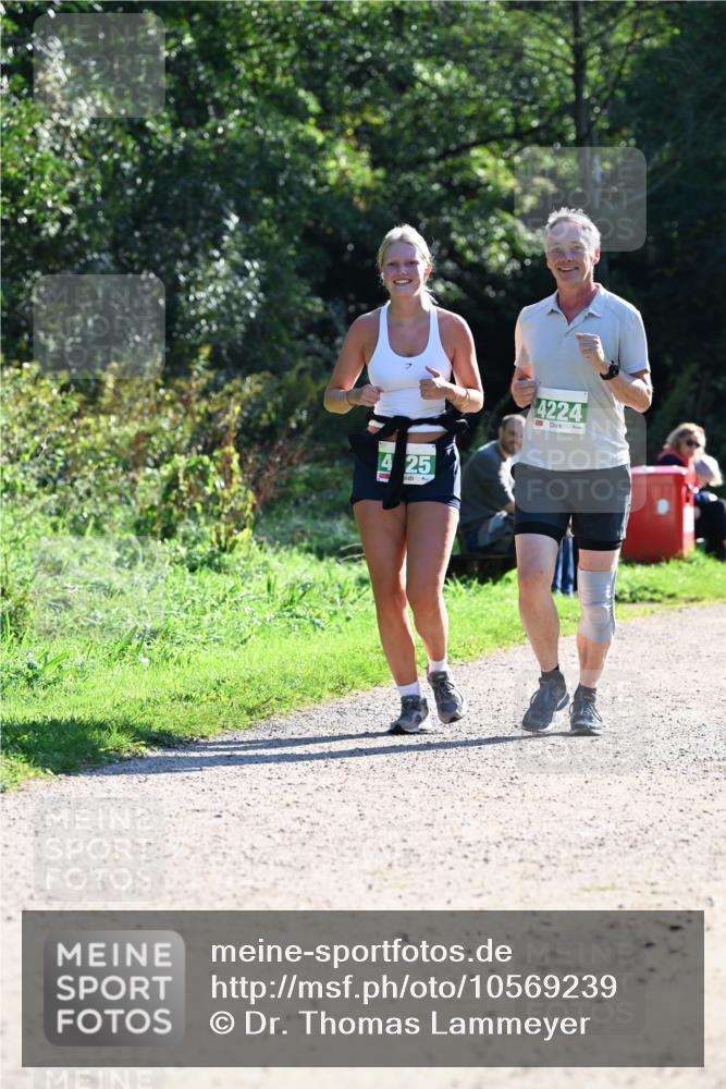 27.09.2026 - 35. Volkslauf durch das schöne Alstertal Dr. Thomas Lammeyer http://msf.ph/oto/10569239 27.09.2026 10:56:49 Laufen 4, 25, 4224, 1 meine-sportfotos.de