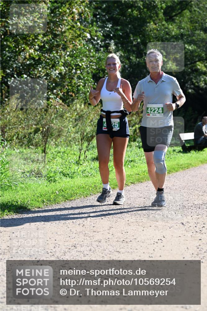 27.09.2026 - 35. Volkslauf durch das schöne Alstertal Dr. Thomas Lammeyer http://msf.ph/oto/10569254 27.09.2026 10:56:51 Laufen 425, 4224 meine-sportfotos.de