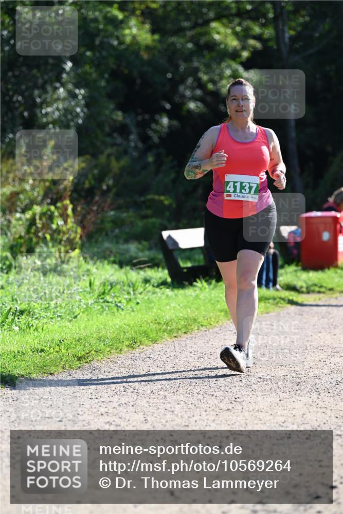 27.09.2026 - 35. Volkslauf durch das schöne Alstertal Dr. Thomas Lammeyer http://msf.ph/oto/10569264 27.09.2026 10:57:02 Laufen 4137 meine-sportfotos.de