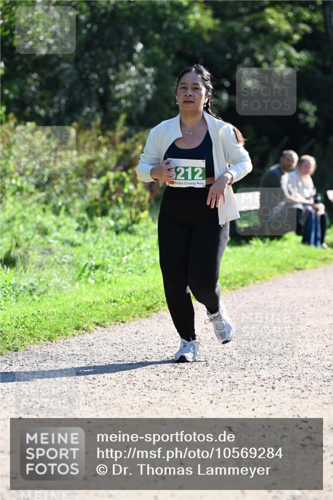27.09.2026 - 35. Volkslauf durch das schöne Alstertal Dr. Thomas Lammeyer http://msf.ph/oto/10569284 27.09.2026 10:57:08 Laufen 212 meine-sportfotos.de
