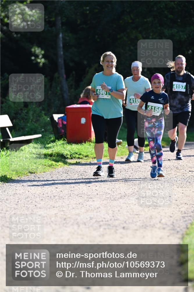 27.09.2026 - 35. Volkslauf durch das schöne Alstertal Dr. Thomas Lammeyer http://msf.ph/oto/10569373 27.09.2026 10:57:44 Laufen 496, 410, 4156, 4157 meine-sportfotos.de