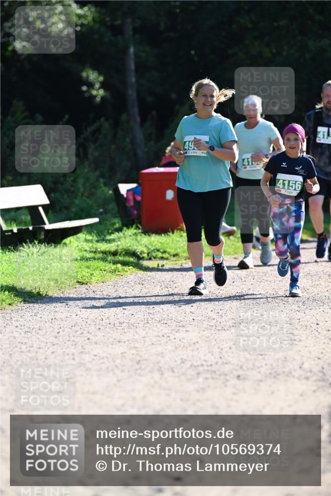 27.09.2026 - 35. Volkslauf durch das schöne Alstertal Dr. Thomas Lammeyer http://msf.ph/oto/10569374 27.09.2026 10:57:44 Laufen 49, 4100, 4156, 41 meine-sportfotos.de