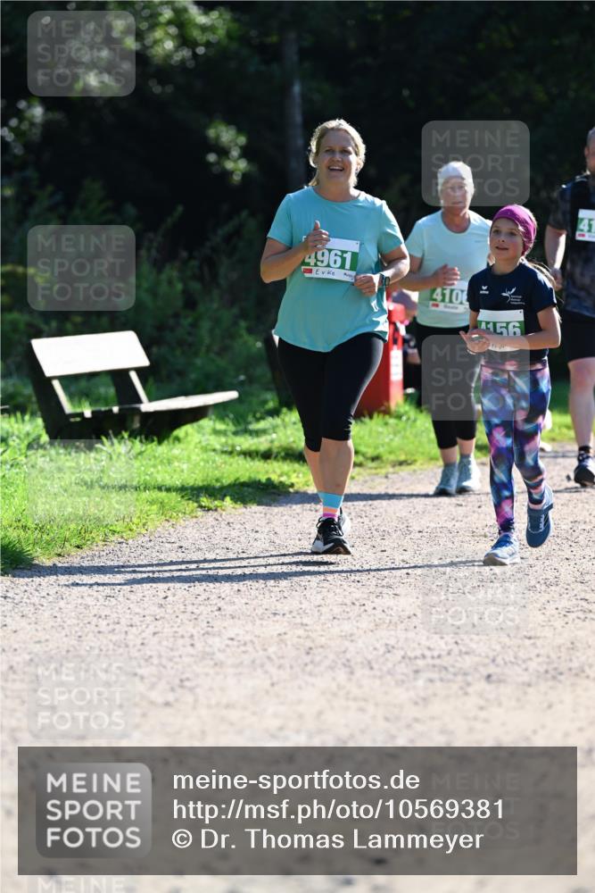 27.09.2026 - 35. Volkslauf durch das schöne Alstertal Dr. Thomas Lammeyer http://msf.ph/oto/10569381 27.09.2026 10:57:45 Laufen 4961, 410, 56, 41 meine-sportfotos.de