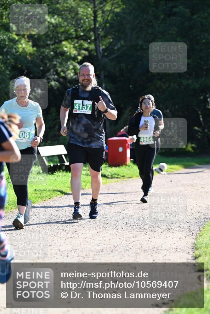 27.09.2026 - 35. Volkslauf durch das schöne Alstertal Dr. Thomas Lammeyer http://msf.ph/oto/10569407 27.09.2026 10:57:50 Laufen 06, 4157, 4954 meine-sportfotos.de