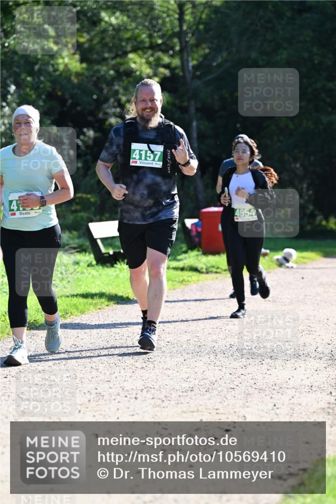 27.09.2026 - 35. Volkslauf durch das schöne Alstertal Dr. Thomas Lammeyer http://msf.ph/oto/10569410 27.09.2026 10:57:50 Laufen 4, 4157, 4954 meine-sportfotos.de