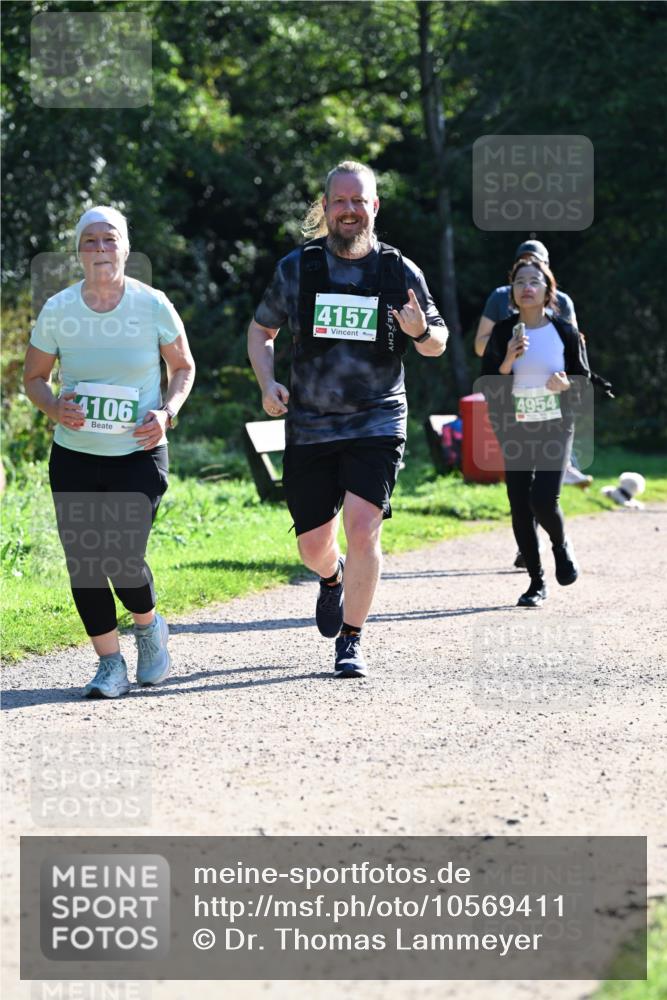 27.09.2026 - 35. Volkslauf durch das schöne Alstertal Dr. Thomas Lammeyer http://msf.ph/oto/10569411 27.09.2026 10:57:50 Laufen 4106, 4157, 4954 meine-sportfotos.de