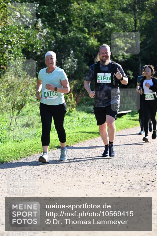27.09.2026 - 35. Volkslauf durch das schöne Alstertal Dr. Thomas Lammeyer http://msf.ph/oto/10569415 27.09.2026 10:57:51 Laufen 4106, 4157, 4954 meine-sportfotos.de