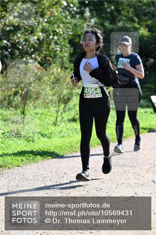 27.09.2026 - 35. Volkslauf durch das schöne Alstertal Dr. Thomas Lammeyer http://msf.ph/oto/10569431 27.09.2026 10:57:54 Laufen 4954 meine-sportfotos.de