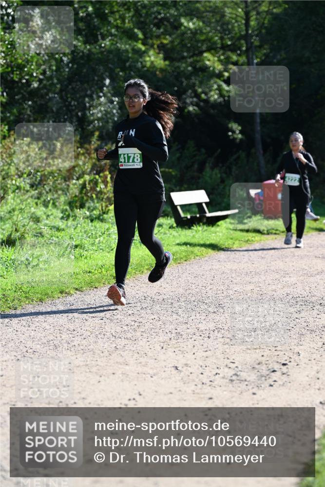 27.09.2026 - 35. Volkslauf durch das schöne Alstertal Dr. Thomas Lammeyer http://msf.ph/oto/10569440 27.09.2026 10:57:56 Laufen 4178, 4222 meine-sportfotos.de