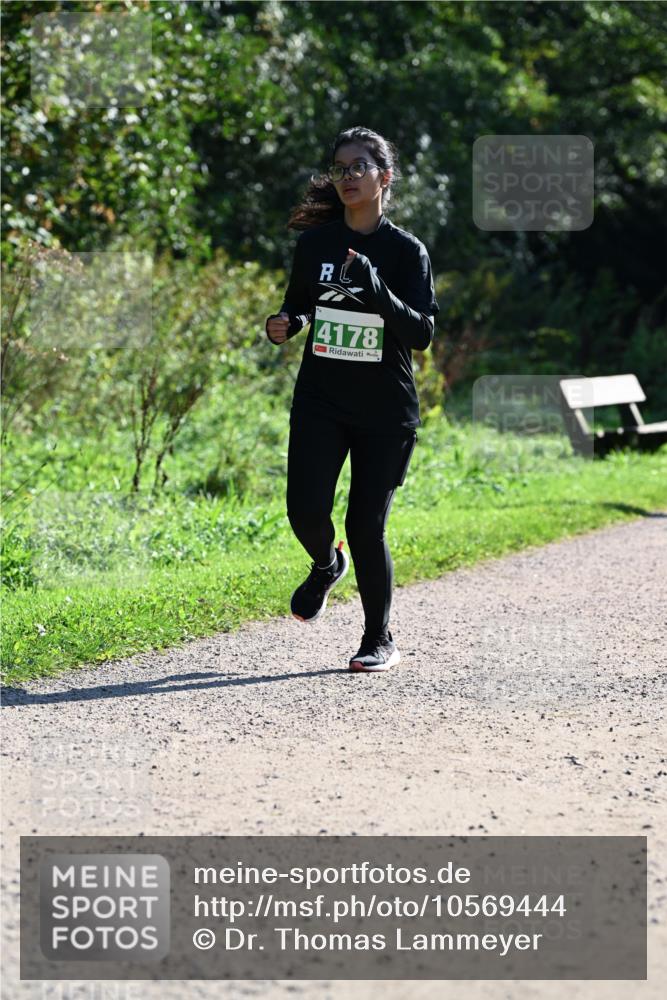 27.09.2026 - 35. Volkslauf durch das schöne Alstertal Dr. Thomas Lammeyer http://msf.ph/oto/10569444 27.09.2026 10:57:56 Laufen 4178 meine-sportfotos.de