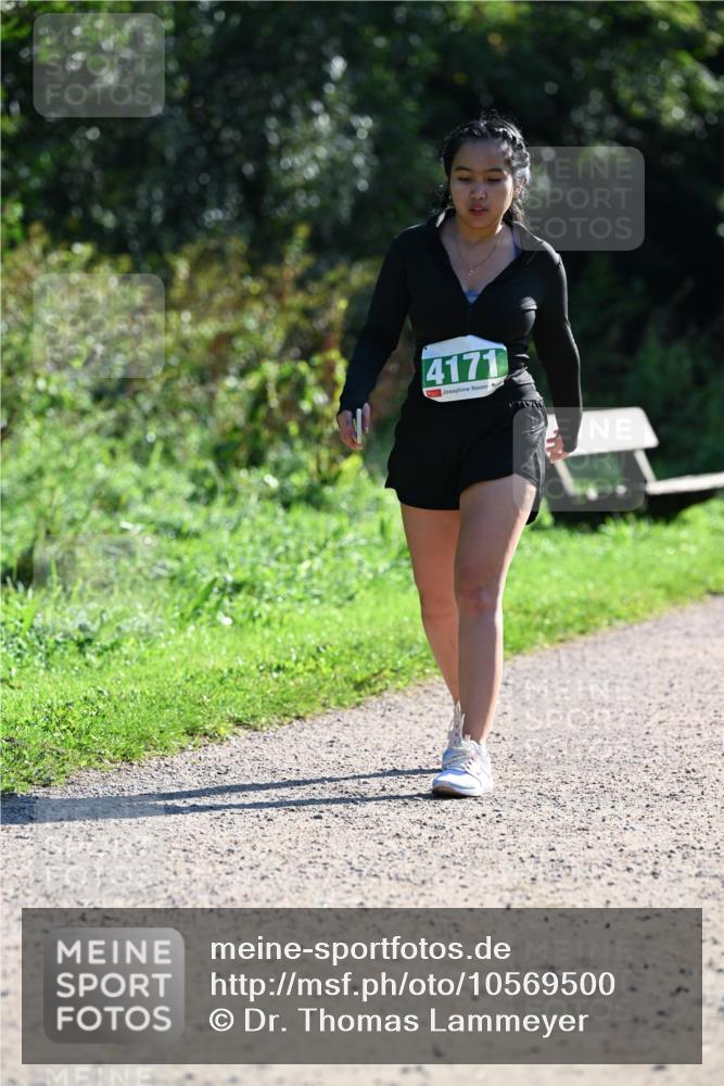 27.09.2026 - 35. Volkslauf durch das schöne Alstertal Dr. Thomas Lammeyer http://msf.ph/oto/10569500 27.09.2026 10:58:09 Laufen 4171 meine-sportfotos.de