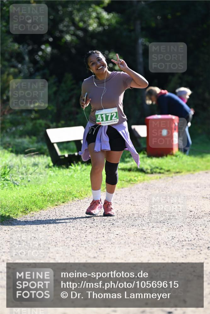 27.09.2026 - 35. Volkslauf durch das schöne Alstertal Dr. Thomas Lammeyer http://msf.ph/oto/10569615 27.09.2026 10:58:57 Laufen 4172 meine-sportfotos.de