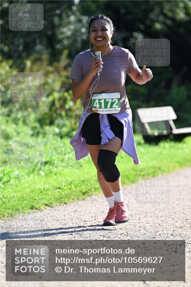 27.09.2026 - 35. Volkslauf durch das schöne Alstertal Dr. Thomas Lammeyer http://msf.ph/oto/10569627 27.09.2026 10:58:59 Laufen 4172 meine-sportfotos.de