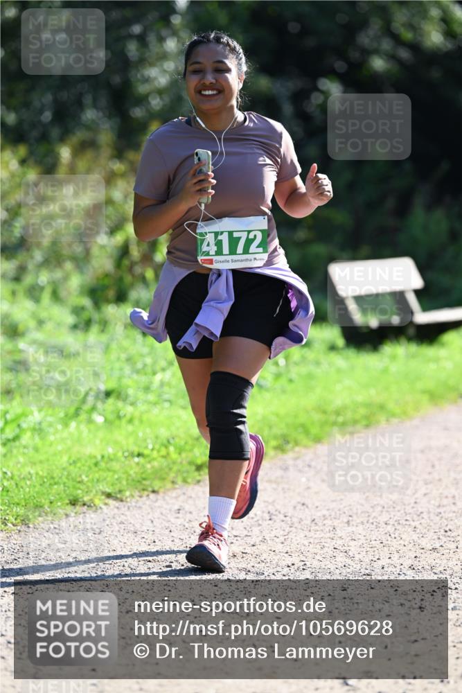 27.09.2026 - 35. Volkslauf durch das schöne Alstertal Dr. Thomas Lammeyer http://msf.ph/oto/10569628 27.09.2026 10:58:59 Laufen 4172 meine-sportfotos.de