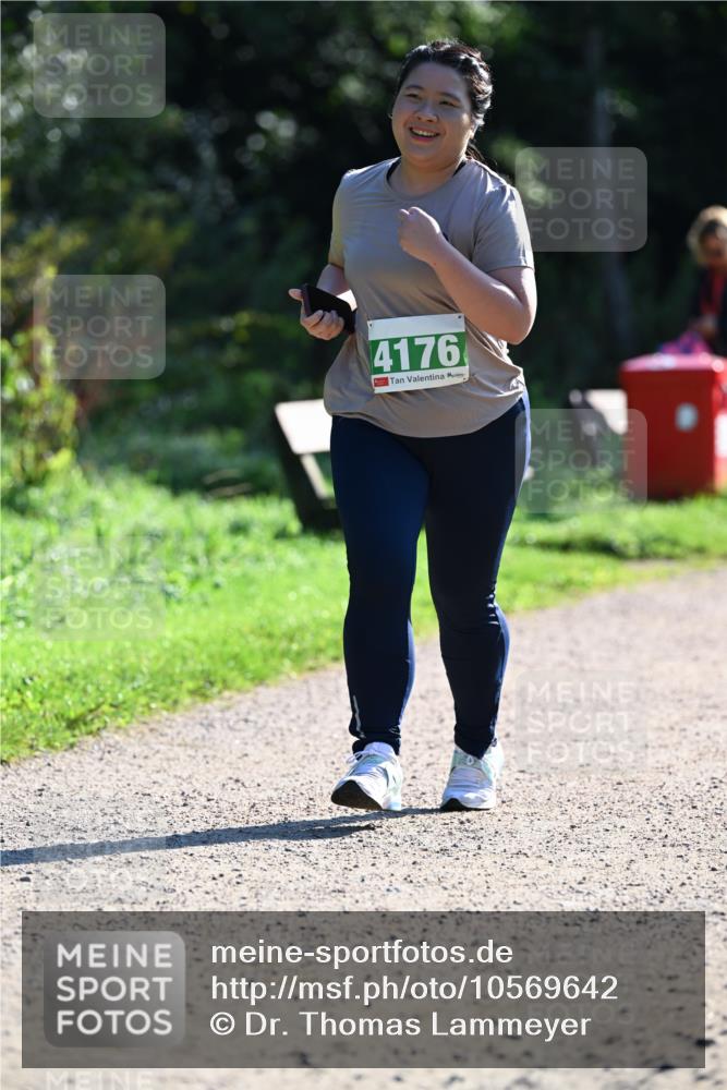 27.09.2026 - 35. Volkslauf durch das schöne Alstertal Dr. Thomas Lammeyer http://msf.ph/oto/10569642 27.09.2026 10:59:10 Laufen 4176 meine-sportfotos.de
