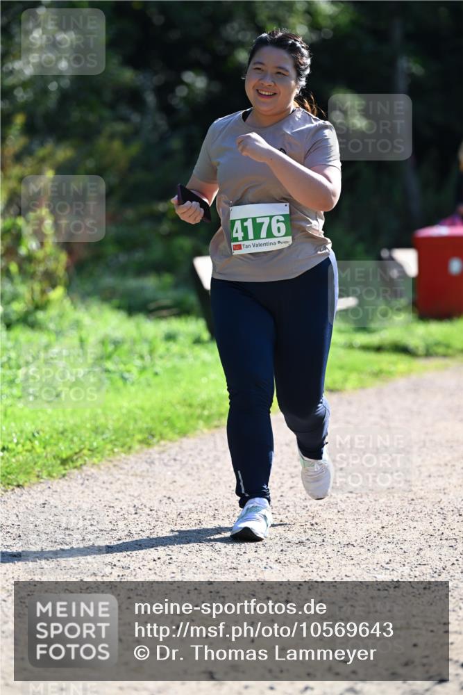 27.09.2026 - 35. Volkslauf durch das schöne Alstertal Dr. Thomas Lammeyer http://msf.ph/oto/10569643 27.09.2026 10:59:10 Laufen 4176 meine-sportfotos.de