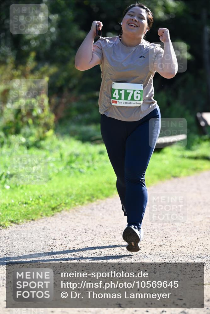 27.09.2026 - 35. Volkslauf durch das schöne Alstertal Dr. Thomas Lammeyer http://msf.ph/oto/10569645 27.09.2026 10:59:10 Laufen 680, 4176 meine-sportfotos.de