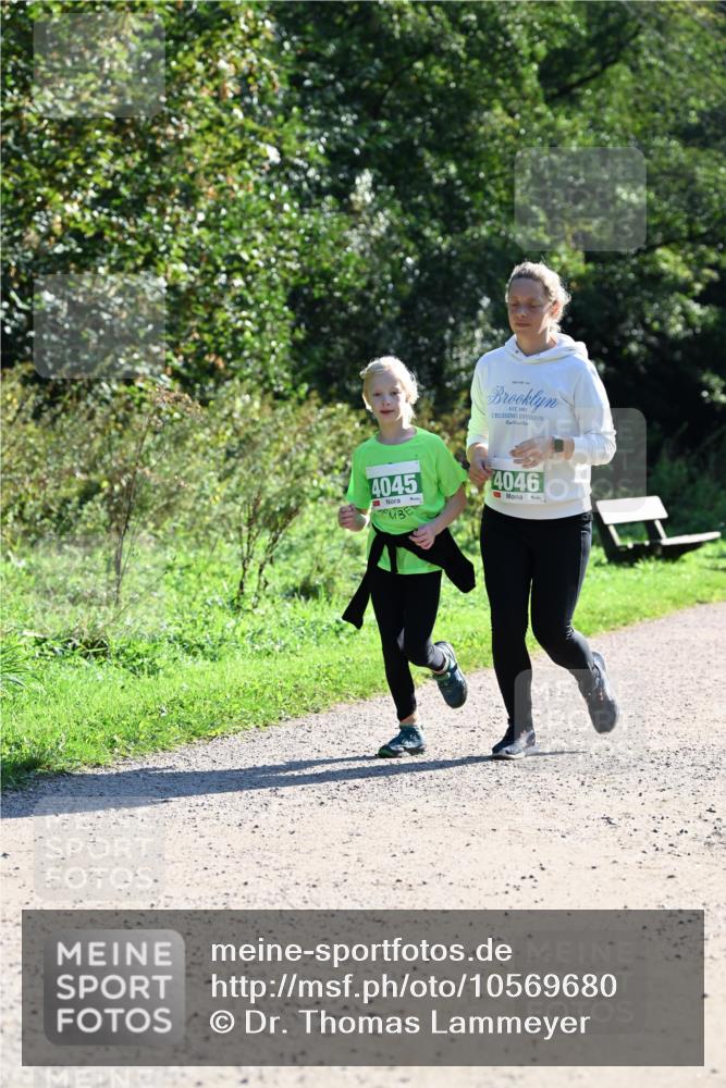 27.09.2026 - 35. Volkslauf durch das schöne Alstertal Dr. Thomas Lammeyer http://msf.ph/oto/10569680 27.09.2026 10:59:39 Laufen 4045, 4046 meine-sportfotos.de