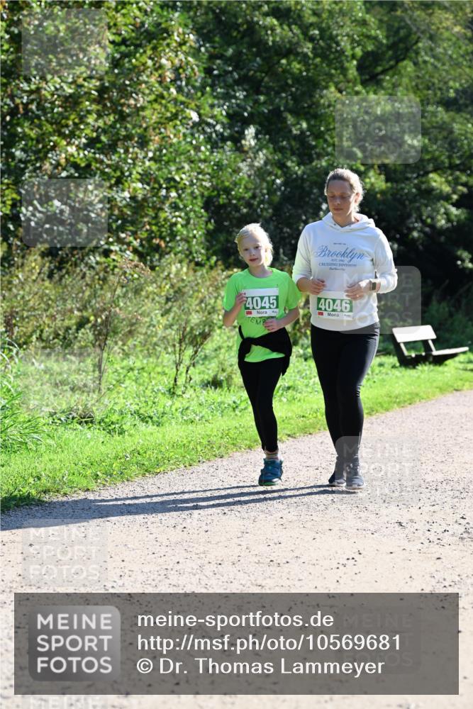 27.09.2026 - 35. Volkslauf durch das schöne Alstertal Dr. Thomas Lammeyer http://msf.ph/oto/10569681 27.09.2026 10:59:39 Laufen 4045, 4046 meine-sportfotos.de