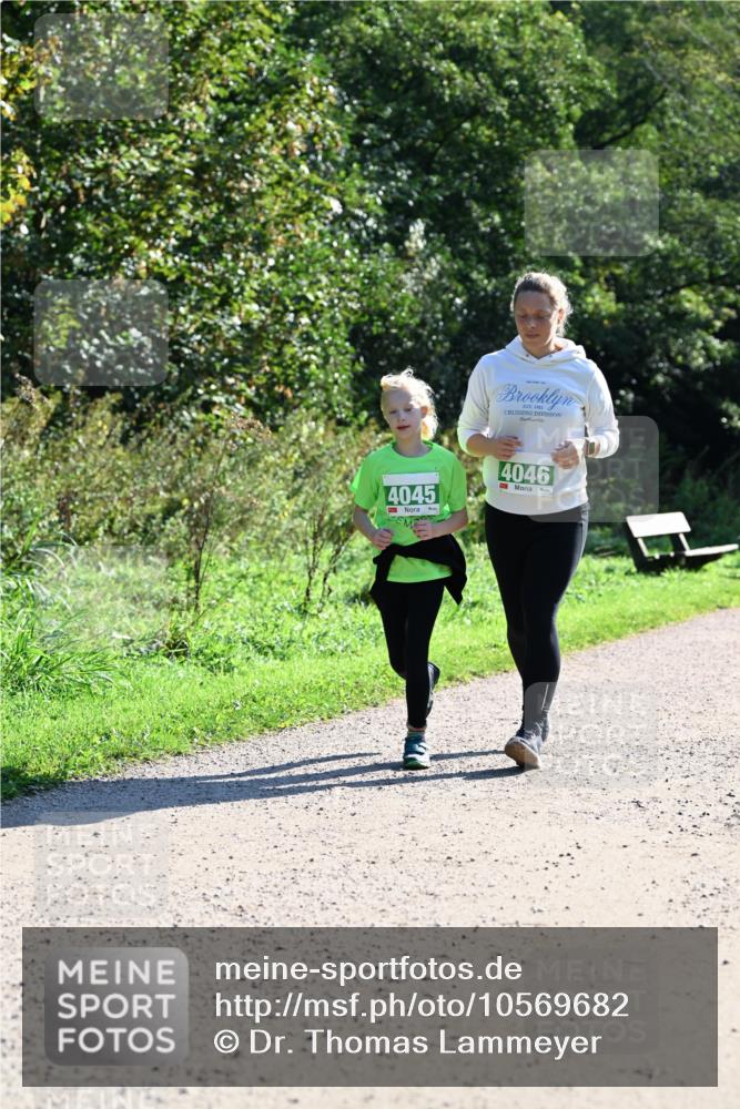27.09.2026 - 35. Volkslauf durch das schöne Alstertal Dr. Thomas Lammeyer http://msf.ph/oto/10569682 27.09.2026 10:59:39 Laufen 4045, 4046 meine-sportfotos.de