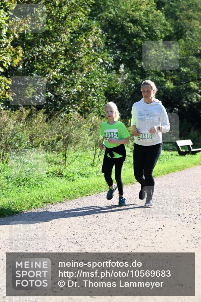27.09.2026 - 35. Volkslauf durch das schöne Alstertal Dr. Thomas Lammeyer http://msf.ph/oto/10569683 27.09.2026 10:59:39 Laufen 4045, 4046 meine-sportfotos.de