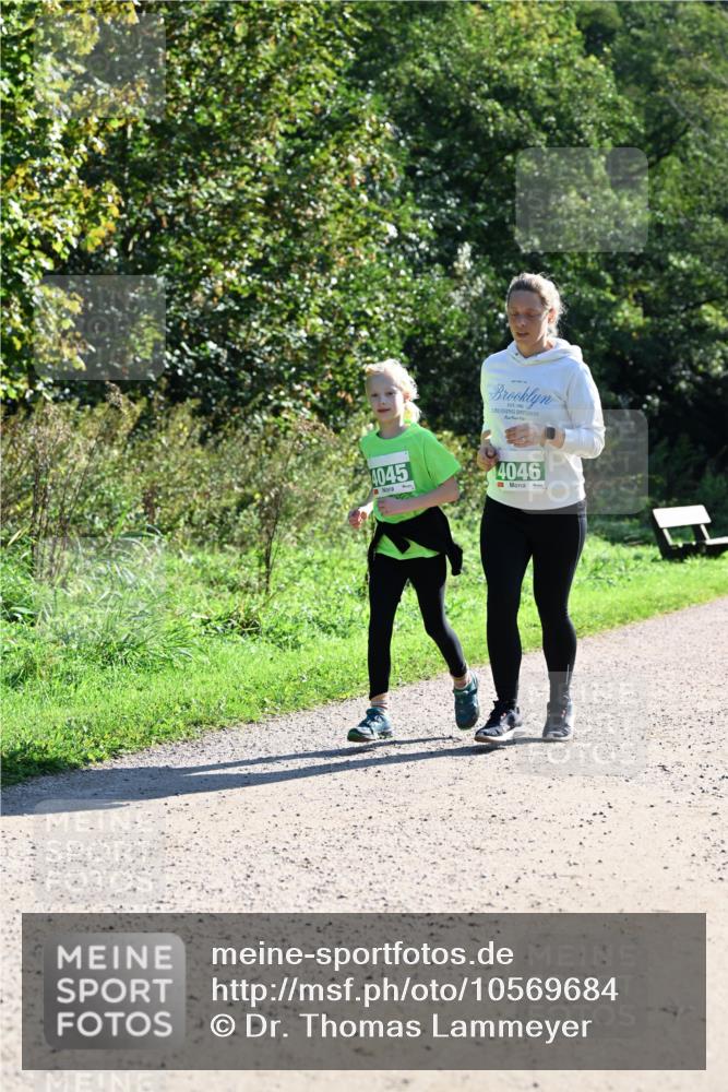 27.09.2026 - 35. Volkslauf durch das schöne Alstertal Dr. Thomas Lammeyer http://msf.ph/oto/10569684 27.09.2026 10:59:39 Laufen 4045, 4046 meine-sportfotos.de