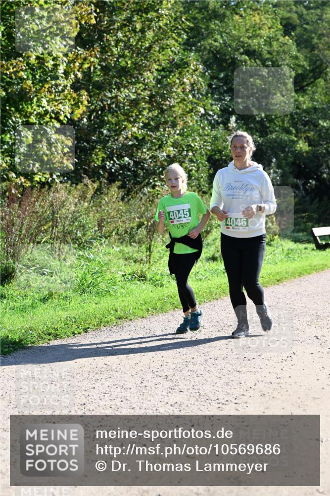 27.09.2026 - 35. Volkslauf durch das schöne Alstertal Dr. Thomas Lammeyer http://msf.ph/oto/10569686 27.09.2026 10:59:40 Laufen 4045, 4046 meine-sportfotos.de